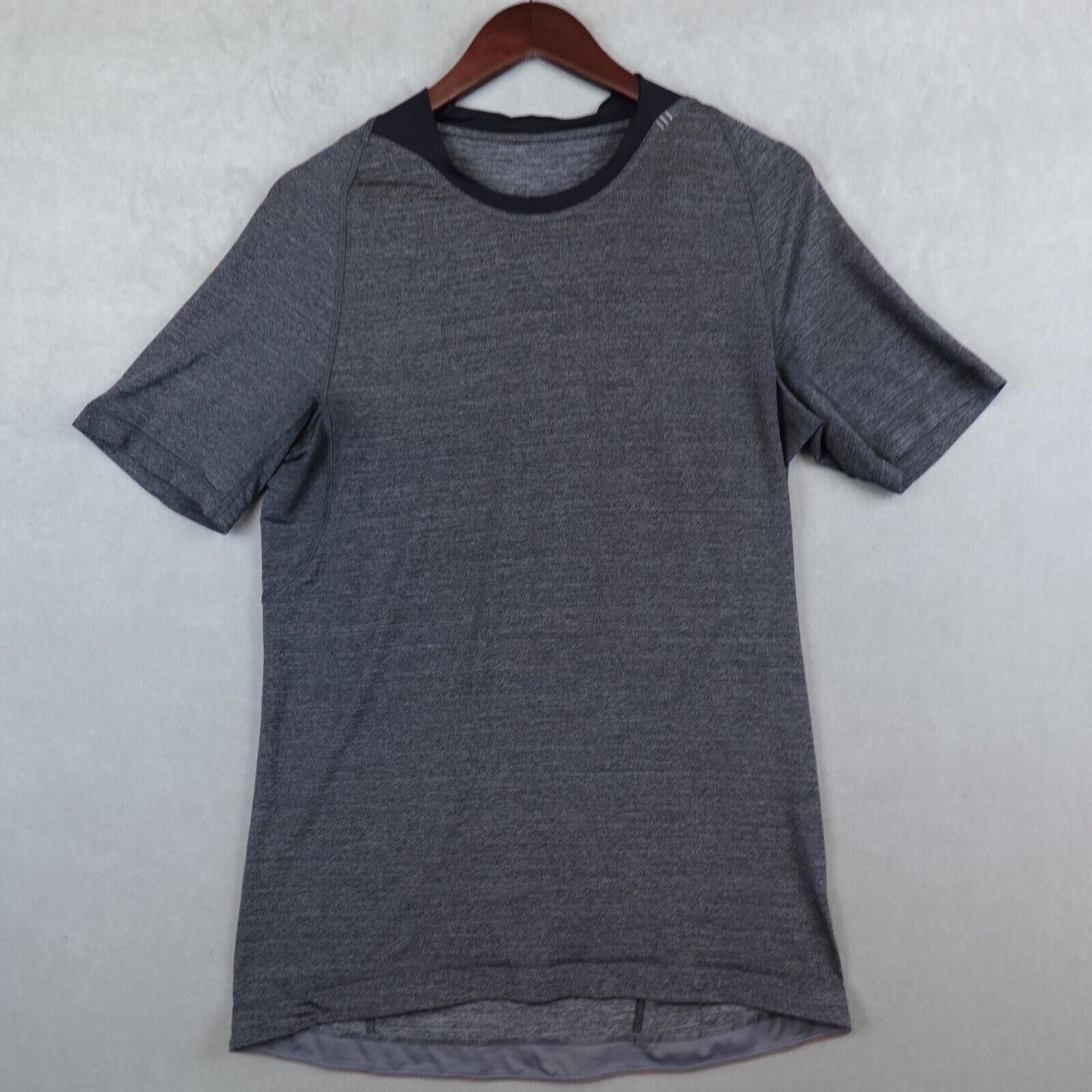 Lululemon T-Shirt