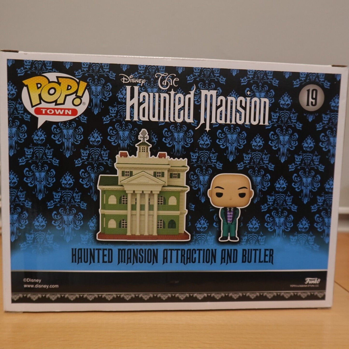 Funko Pop Town Disney Haunted Mansion Attraction With Butler #19 Vinyl Figure