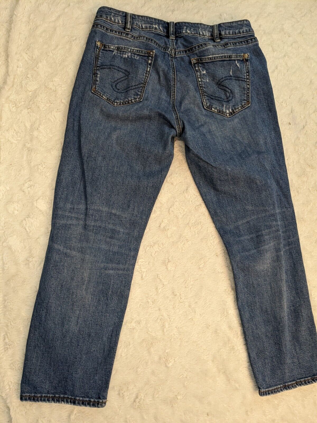 Silver Jeans Avery Slim Crop Button Fly Womens Size 32x25 Denim Jeans Distress