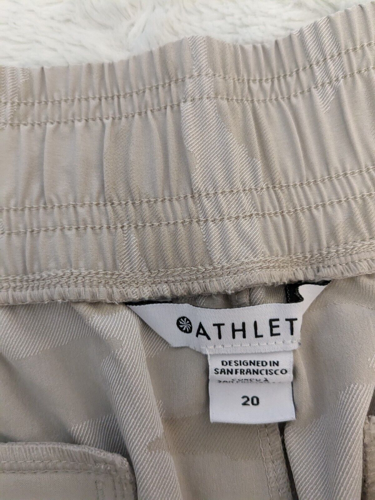 Athleta Brooklyn Camo Jogger Womens 20 Beige Tan Commute Zip Pocket