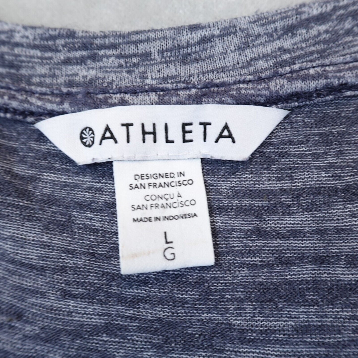 Athleta Breezy Scoop V-Neck Tee Shirt Gym Athletic Heather Casual Size Large SS