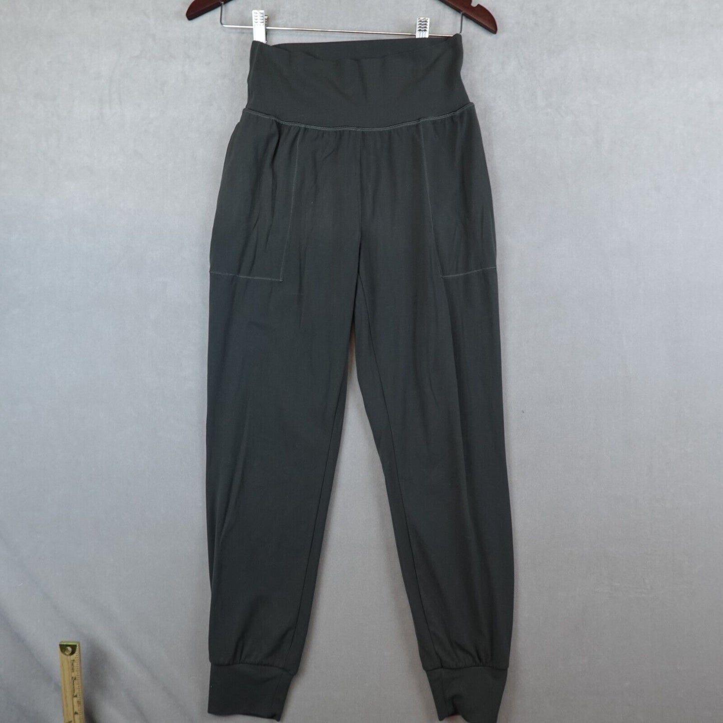 Athleta Cruise Jogger Powervita Olive Green Sweatpant Size XS Athletic High Rise