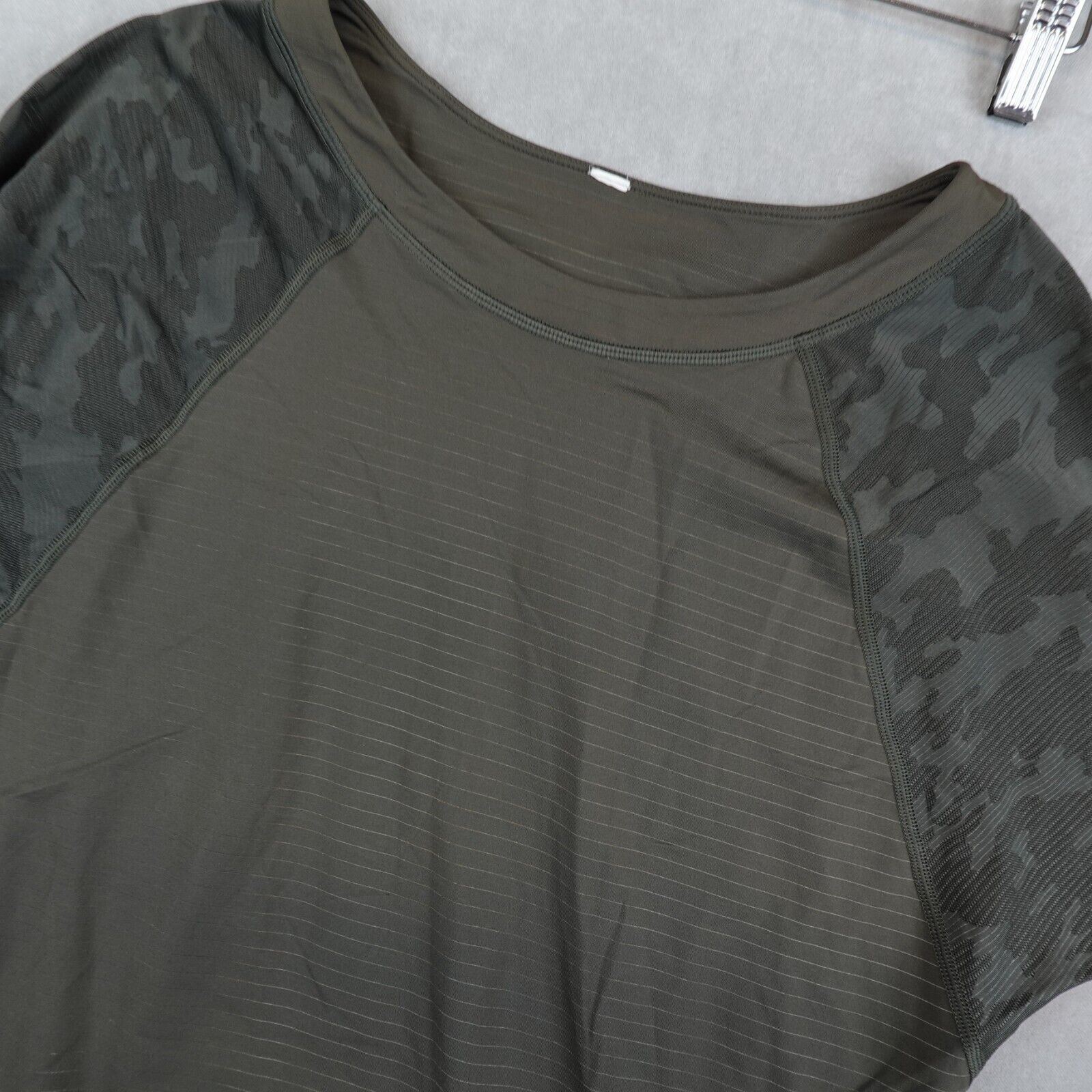 Lululemon T-Shirt