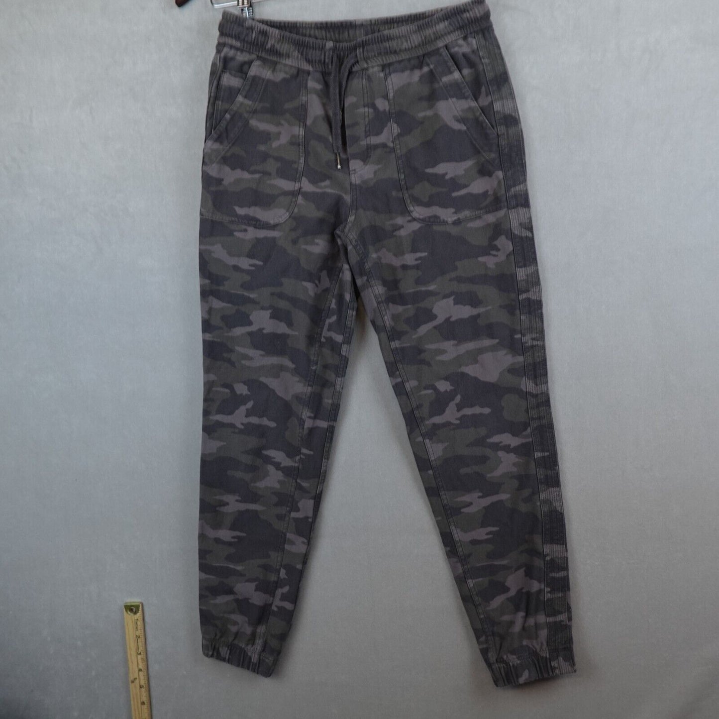 Athleta Farallon Joggers Women Size 6 Olive Camo Pants Stretch Drawstring Pocket