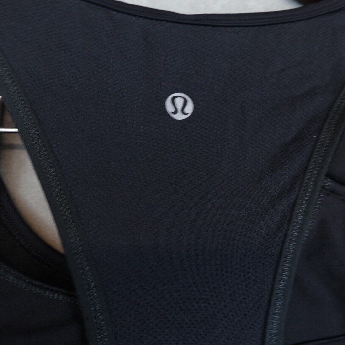 Lululemon Tank Top Size 6 Luon Shelf Bra Support Black Racerback Logo Pocket