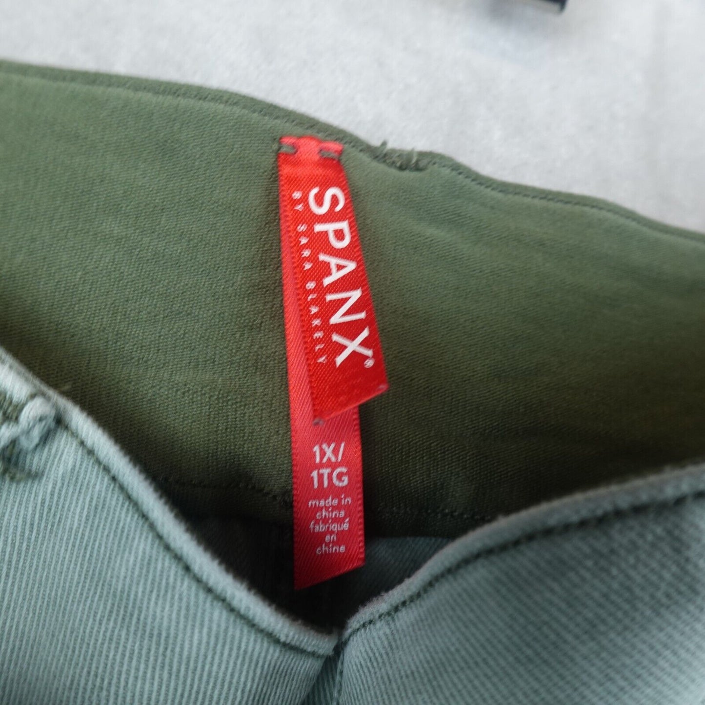 Spanx Pants Stretch Twill Cargo Jogger Pull On Size 1X Plus Green Ankle