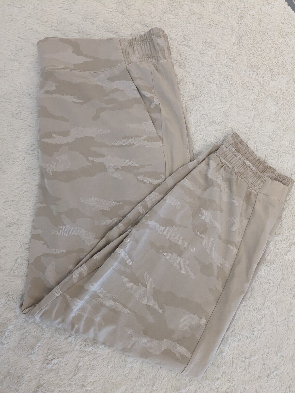 Athleta Brooklyn Camo Jogger Womens 20 Beige Tan Commute Zip Pocket