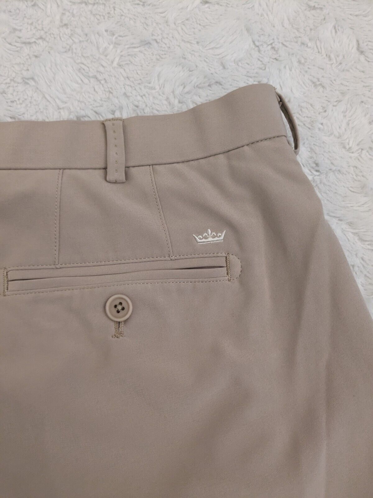 Peter Millar Golf Shorts Men 42x9 Beige Wicking Chino Quick Dry Golf Performance